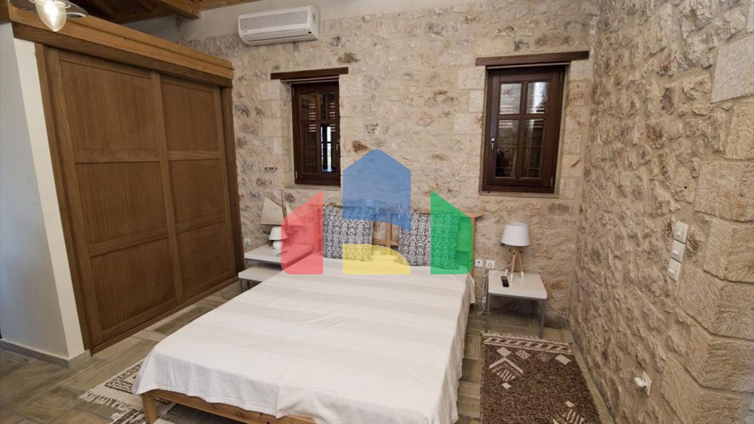 Продаж - Вілла 430 m² на східному Пелопоннесі