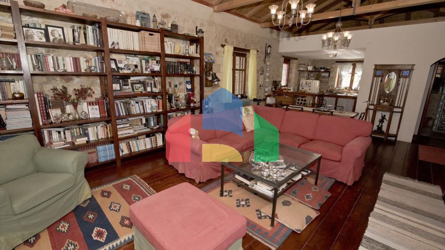 Продаж - Вілла 430 m² на східному Пелопоннесі