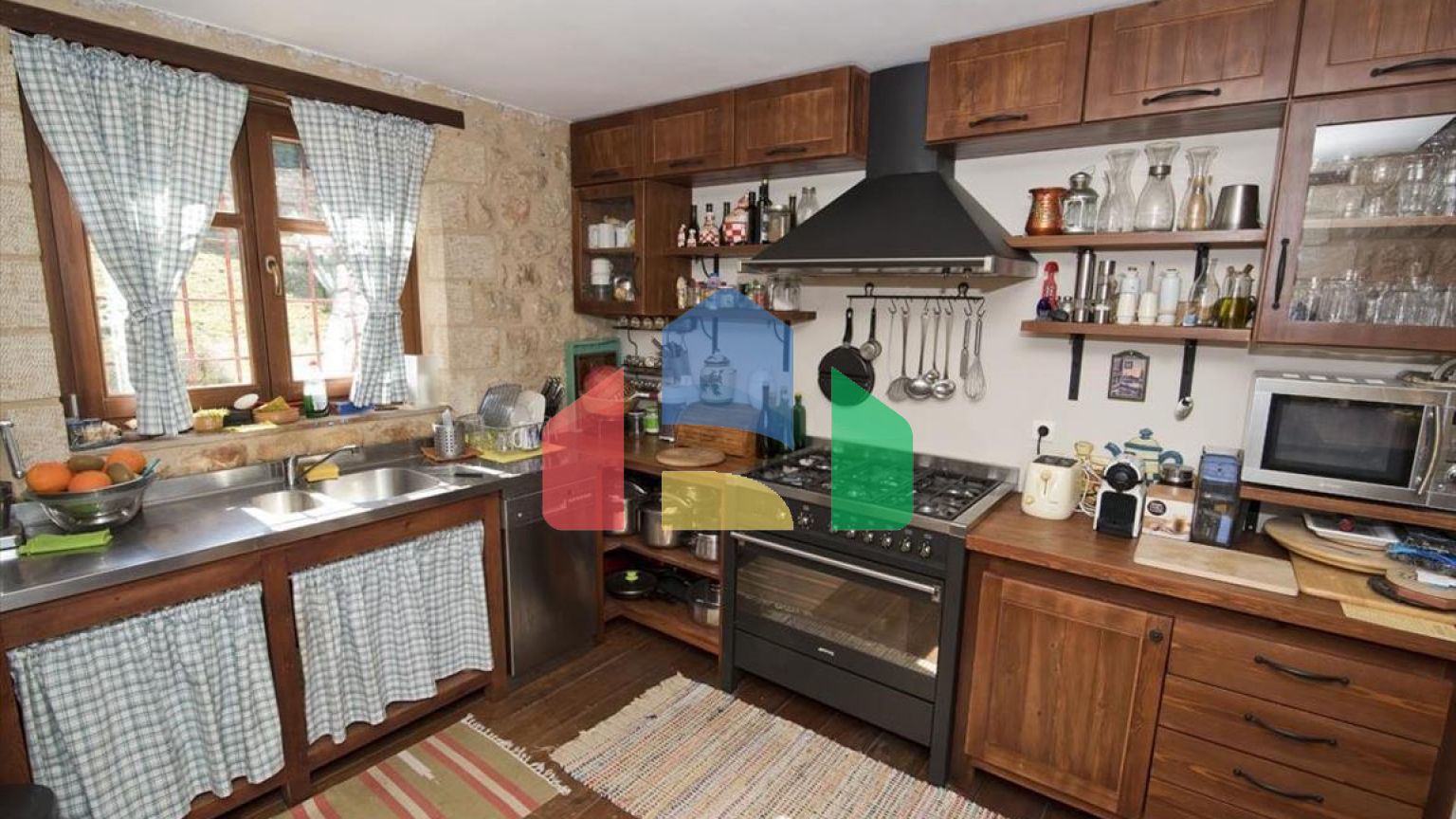 Продаж - Вілла 430 m² на східному Пелопоннесі