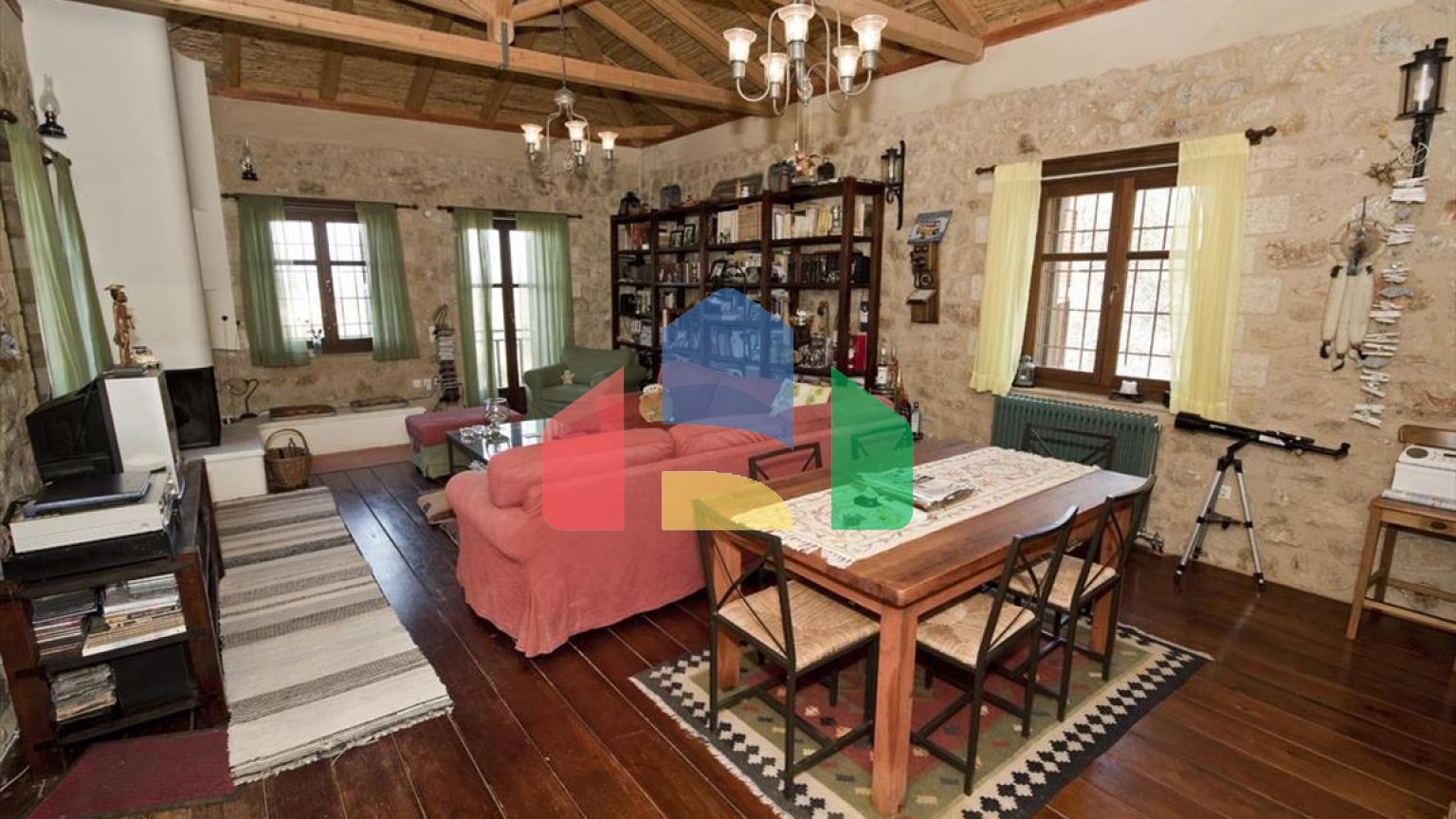 Продаж - Вілла 430 m² на східному Пелопоннесі