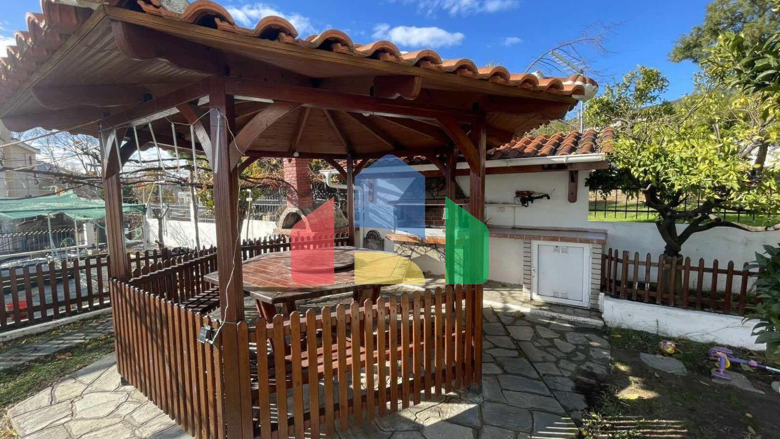 Продажа - Здание 240 m² в пригороде Кавалы