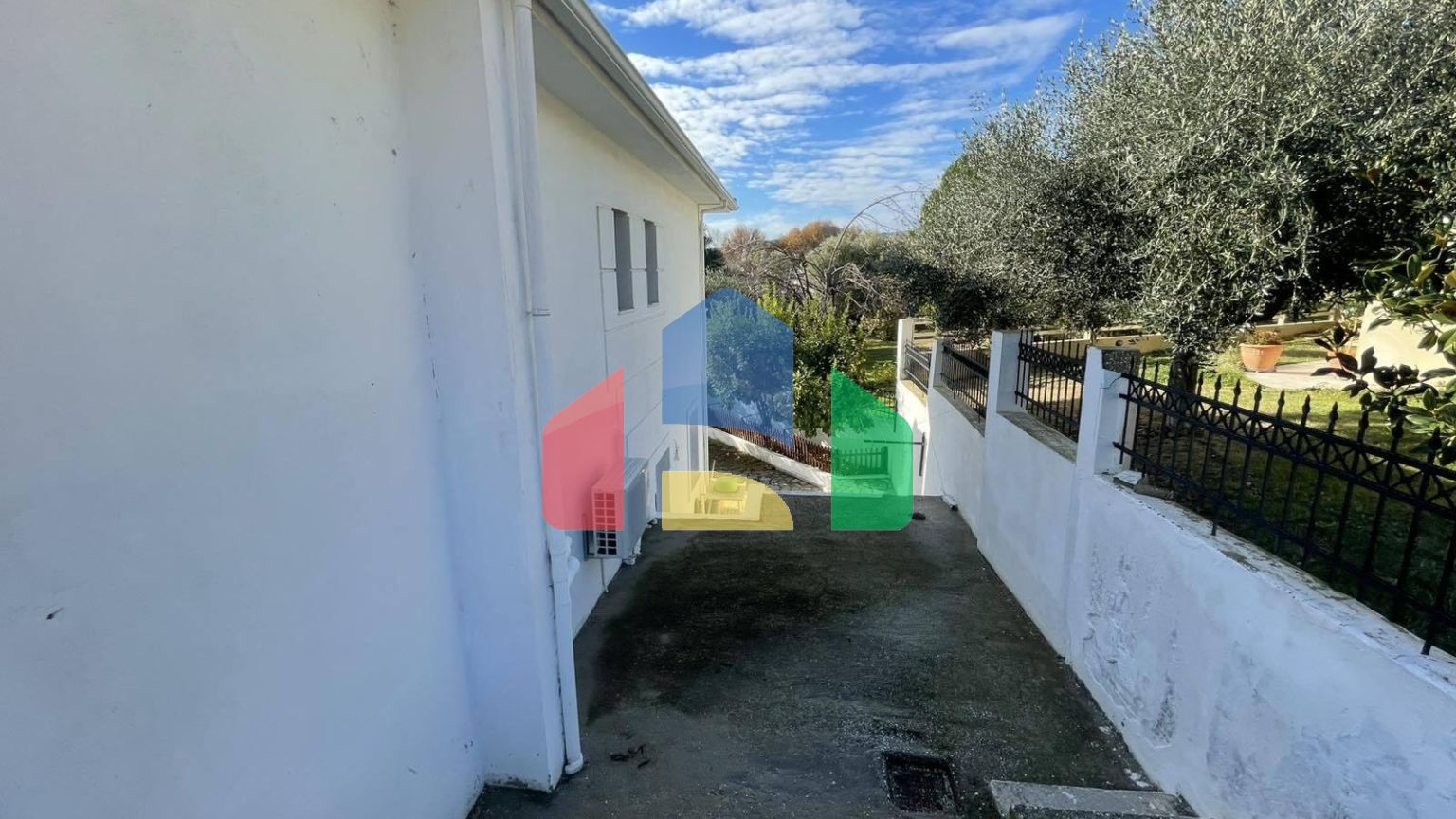 Продажа - Здание 240 m² в пригороде Кавалы