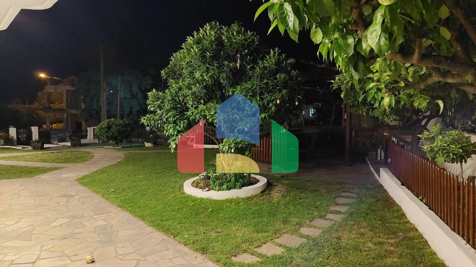 Продажа - Здание 240 m² в пригороде Кавалы