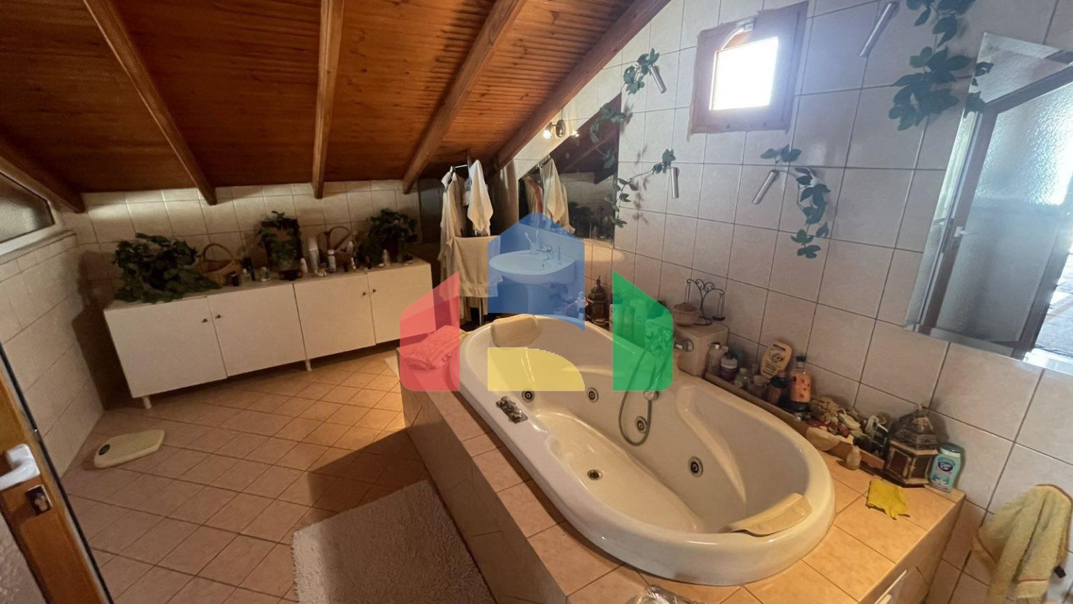 Продаж - Таунхаус 180 m² в передмісті Кавалі