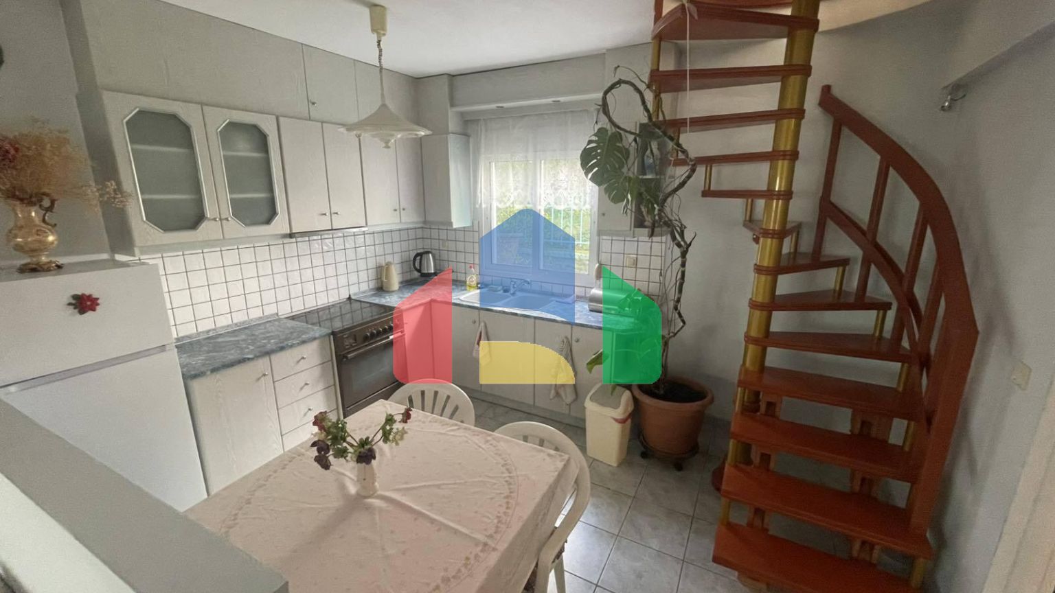 Продаж - Таунхаус 180 m² в передмісті Кавалі