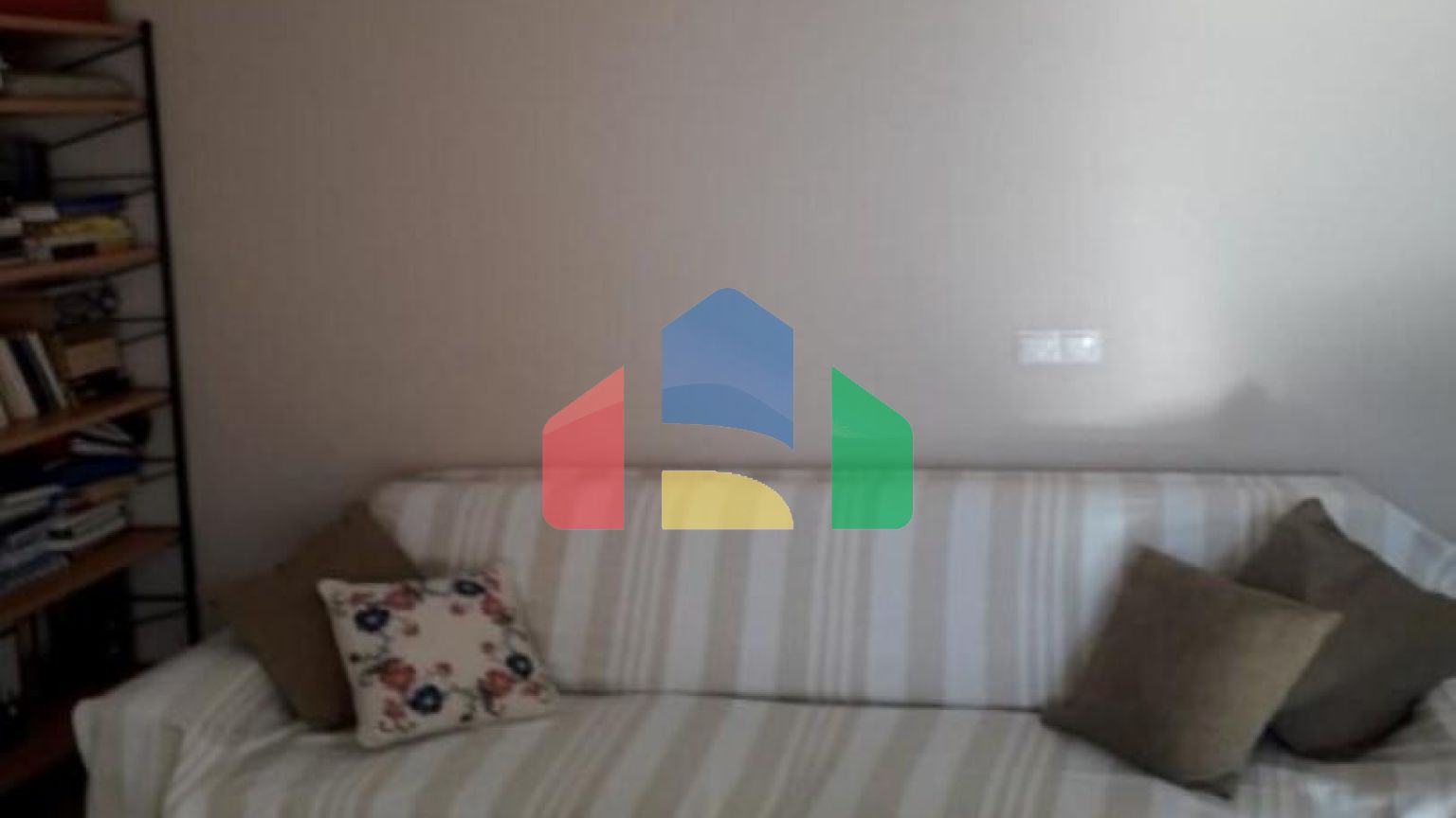 Продаж - Котедж 230 m² в передмісті Кавалі