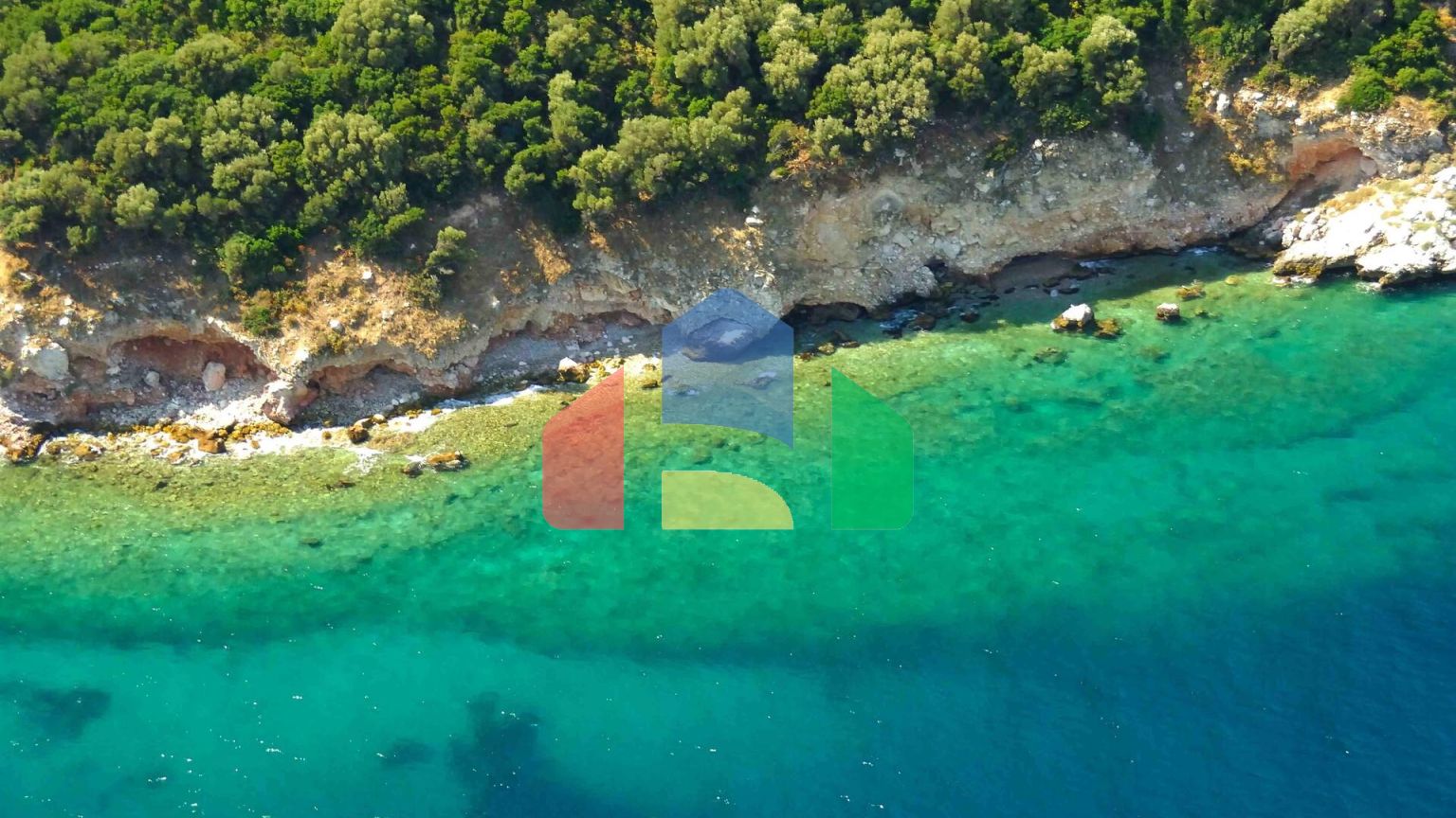 Продаж - Острів 142822 m² в передмісті Кавалі