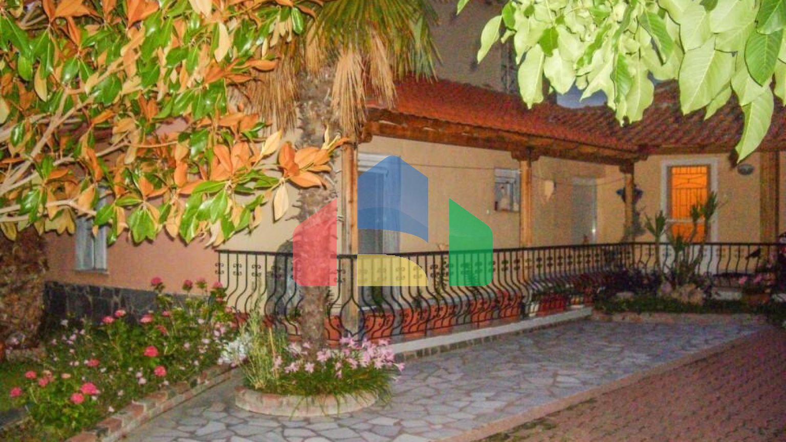 Продажа - Коттедж 80 m² в пригороде Кавалы