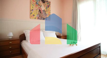 Продаж - Котедж 250 m² в передмісті Кавалі