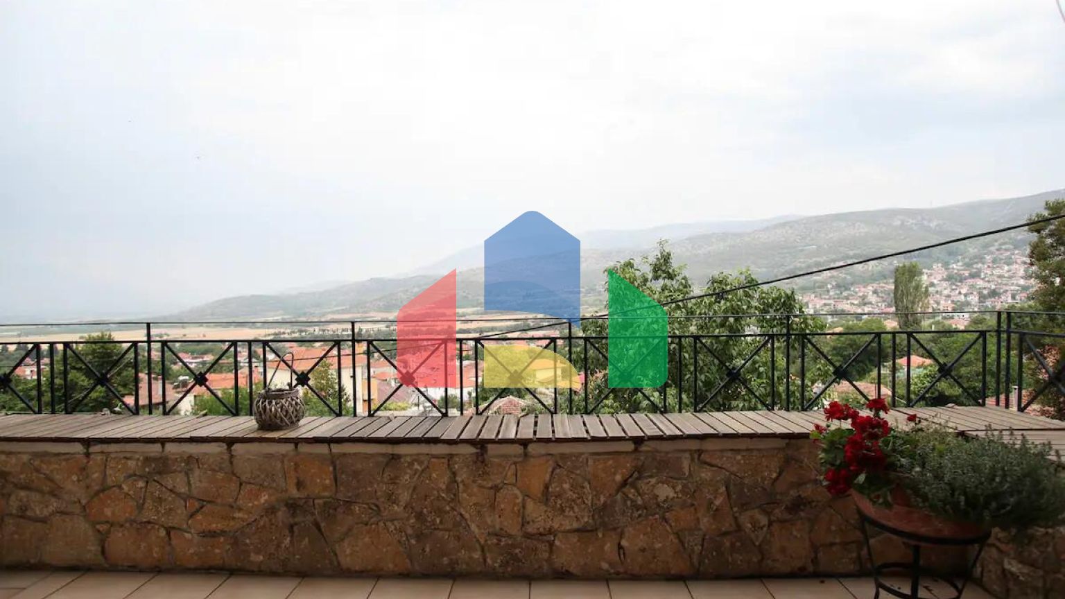 Продаж - Котедж 250 m² в передмісті Кавалі