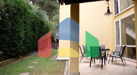 Продаж - Котедж 250 m² в передмісті Кавалі