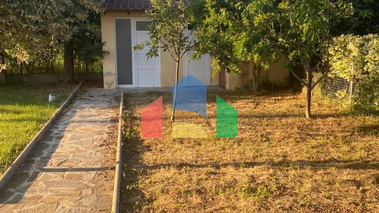 Продаж - Котедж 90 m² в передмісті Кавалі