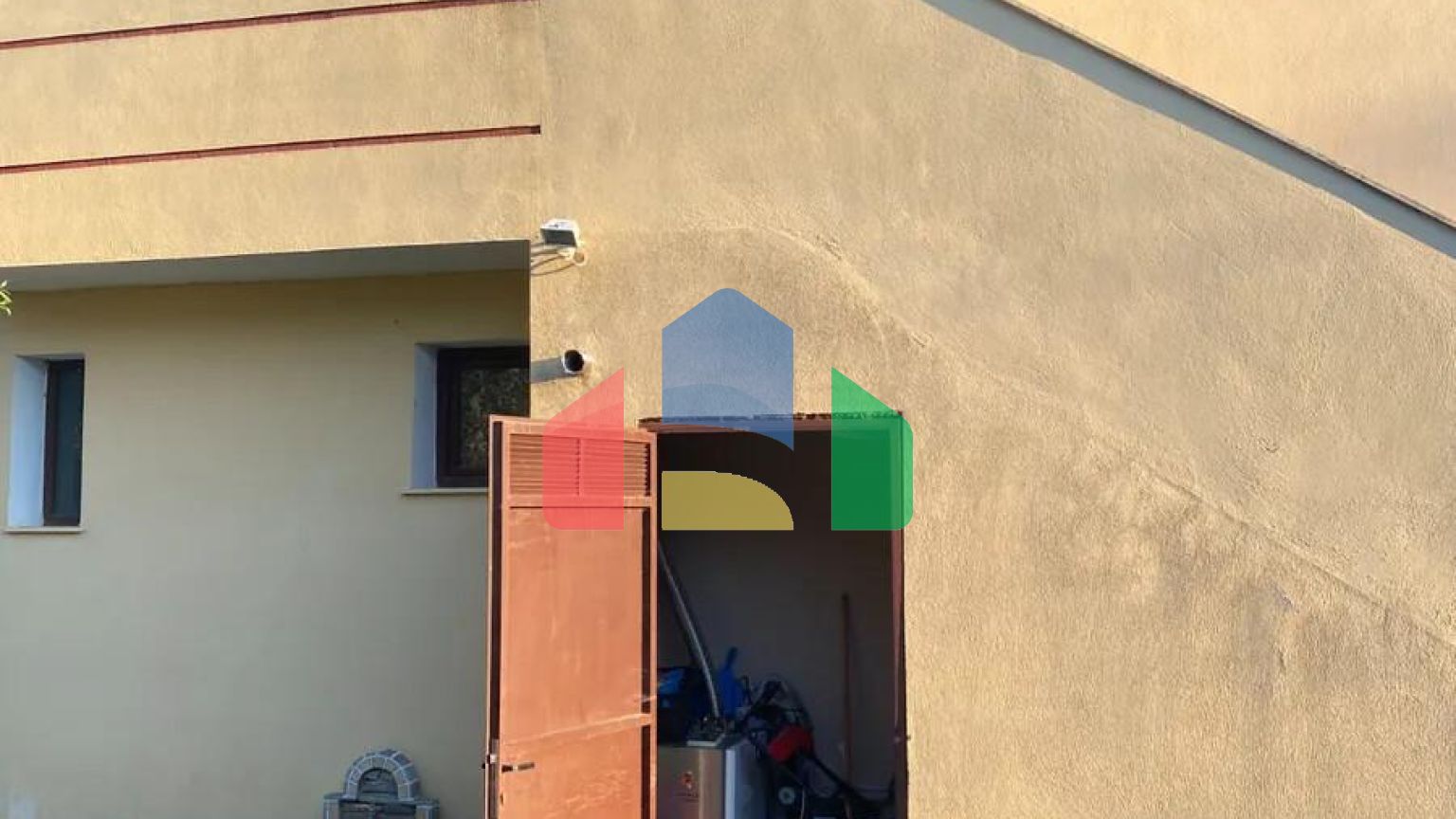 Продаж - Котедж 90 m² в передмісті Кавалі