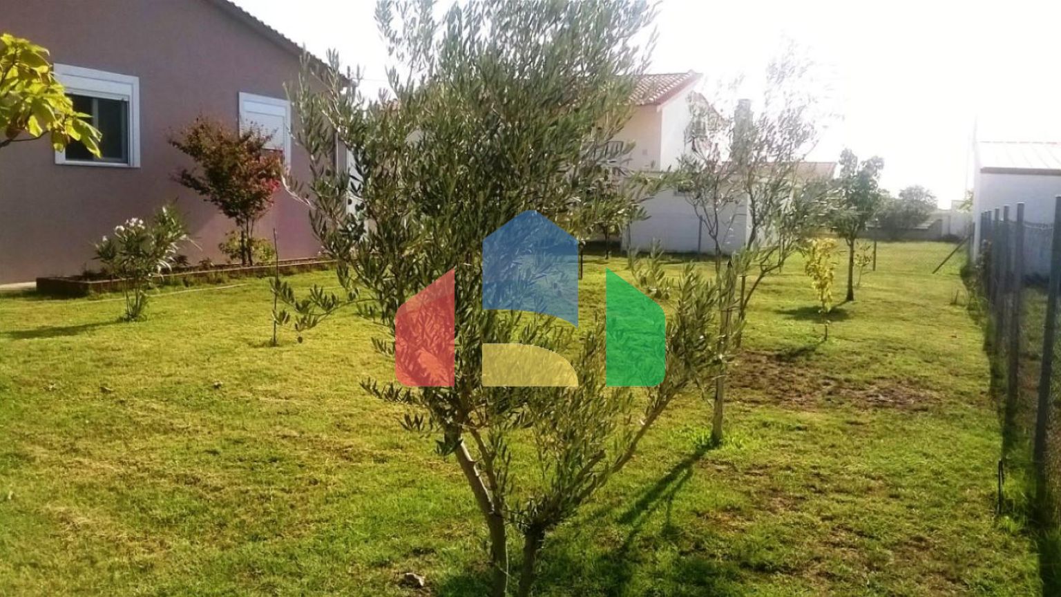 Продаж - Котедж 83 m² в передмісті Кавалі