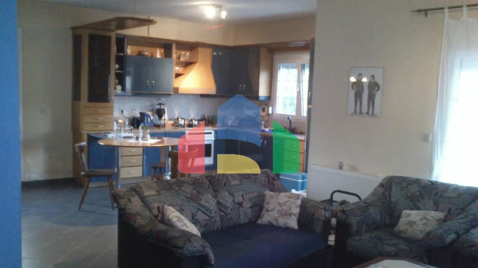 Продаж - Котедж 270 m² в передмісті Кавалі