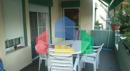 Продаж - Котедж 270 m² в передмісті Кавалі