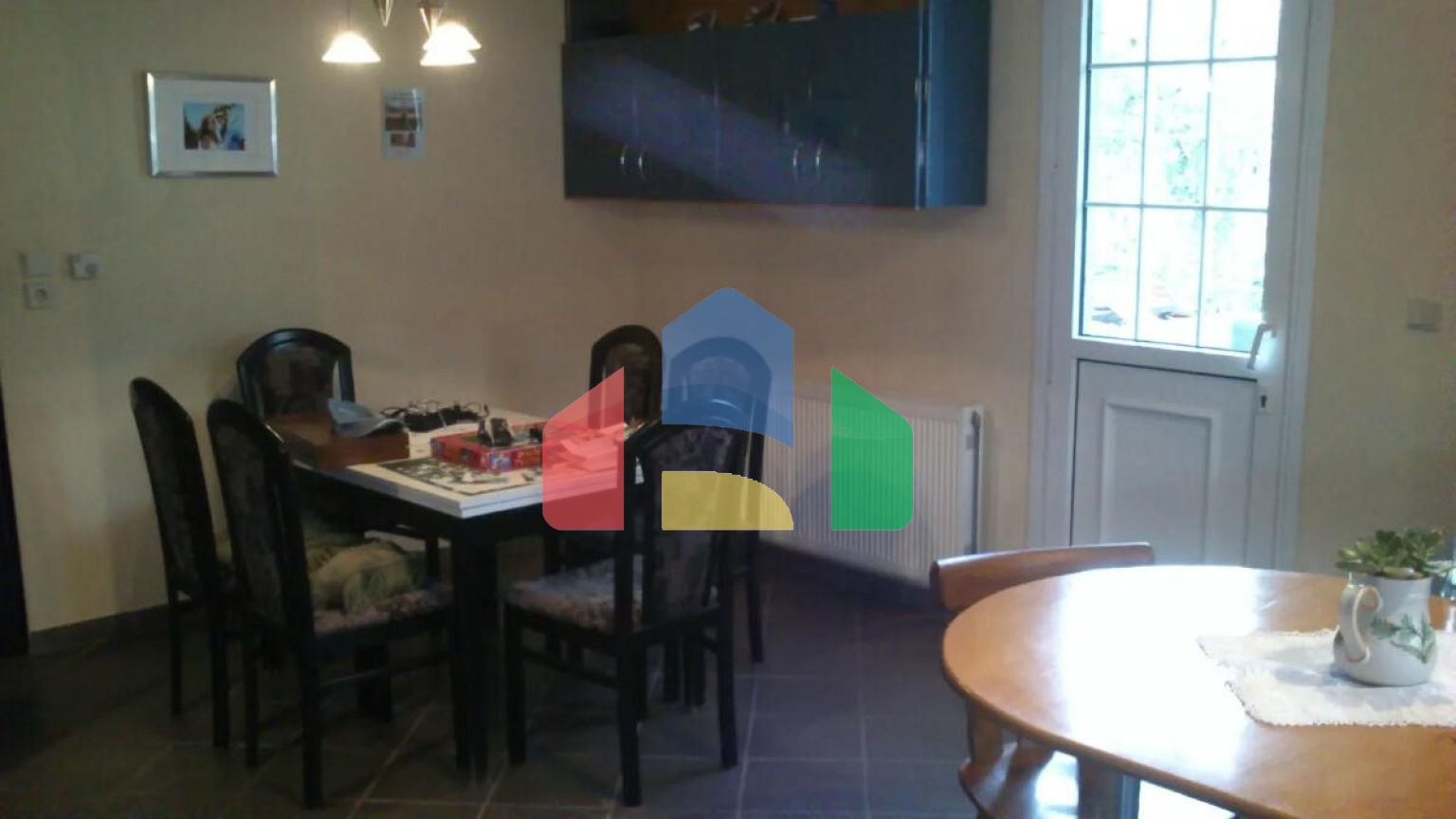 Продаж - Котедж 270 m² в передмісті Кавалі