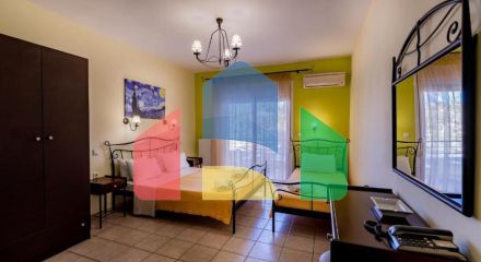 Продаж - Готель 450 m² в передмісті Кавалі