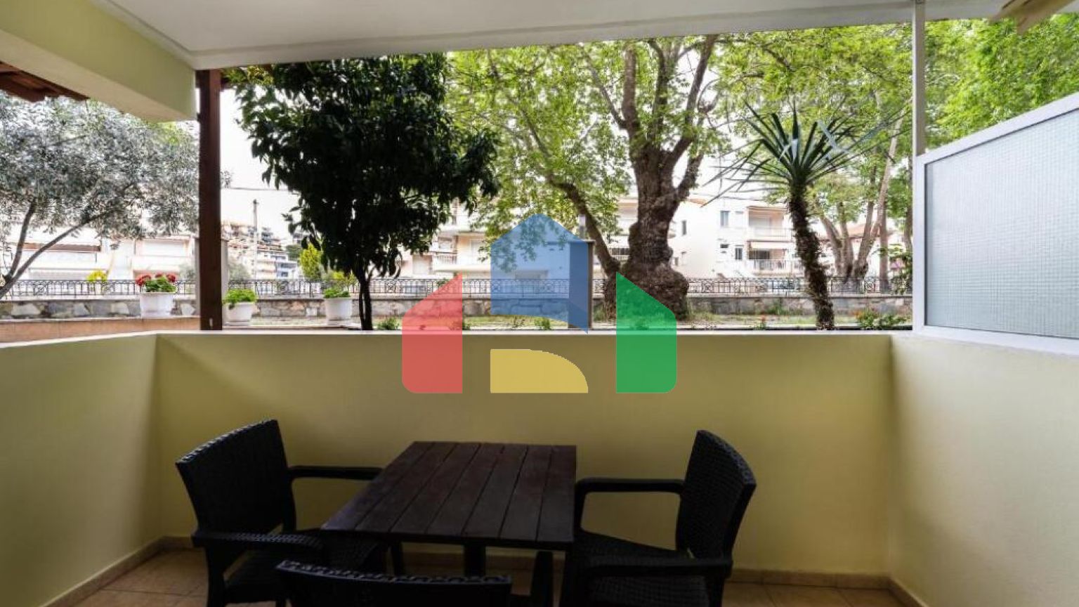 Продаж - Готель 450 m² в передмісті Кавалі