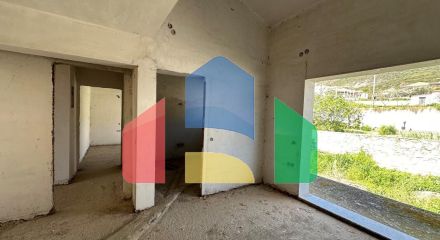 Продаж - Вілла 266 m² в передмісті Кавалі