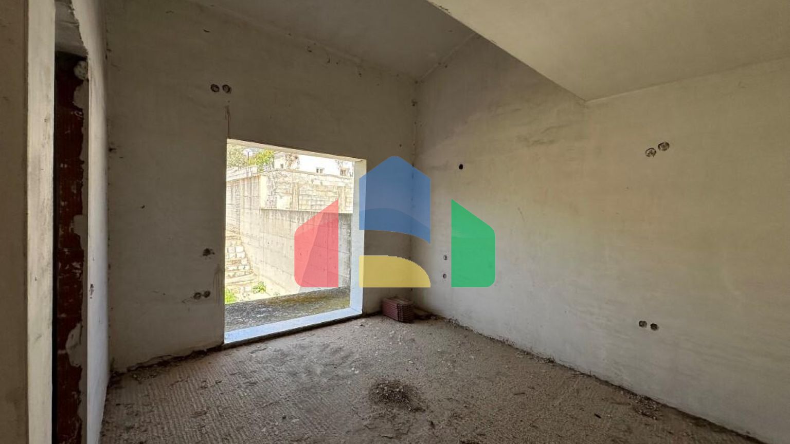 Продаж - Вілла 266 m² в передмісті Кавалі