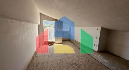 Продаж - Вілла 266 m² в передмісті Кавалі