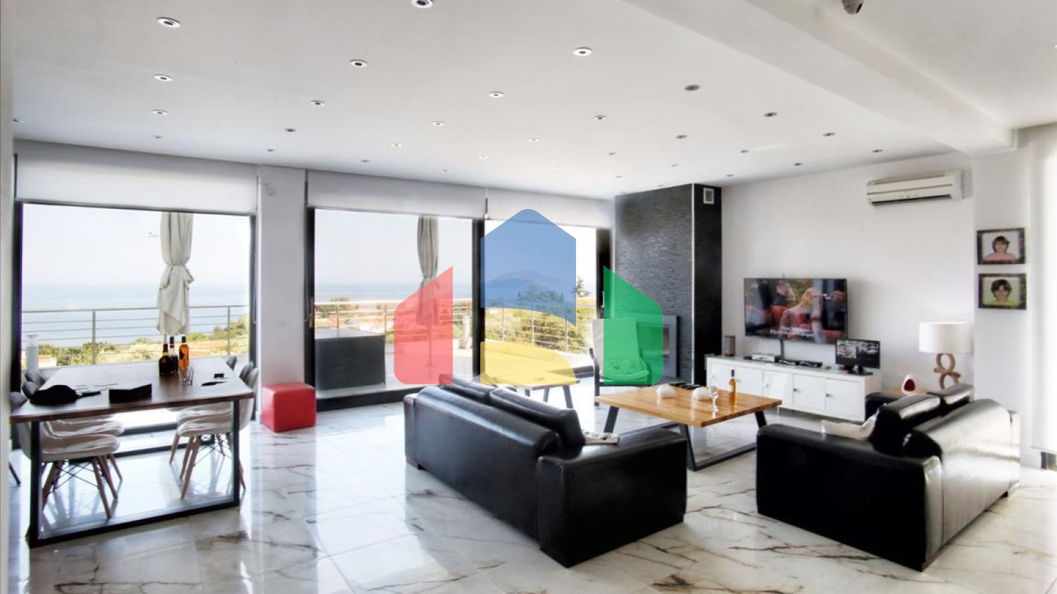 Продаж - Вілла 340 m² в передмісті Кавалі