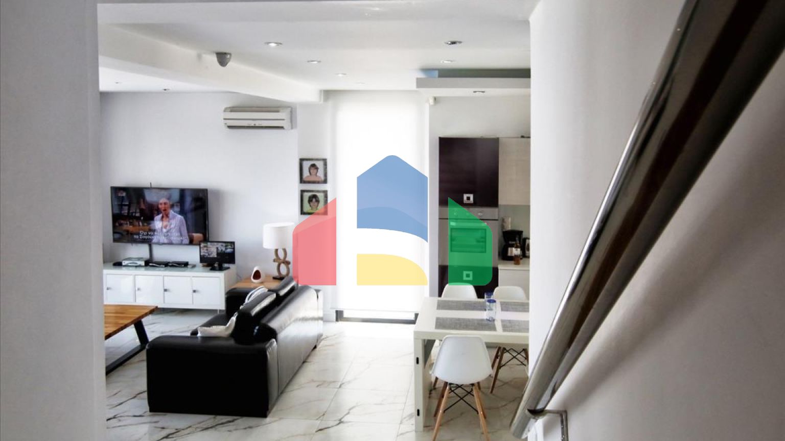 Продаж - Вілла 340 m² в передмісті Кавалі