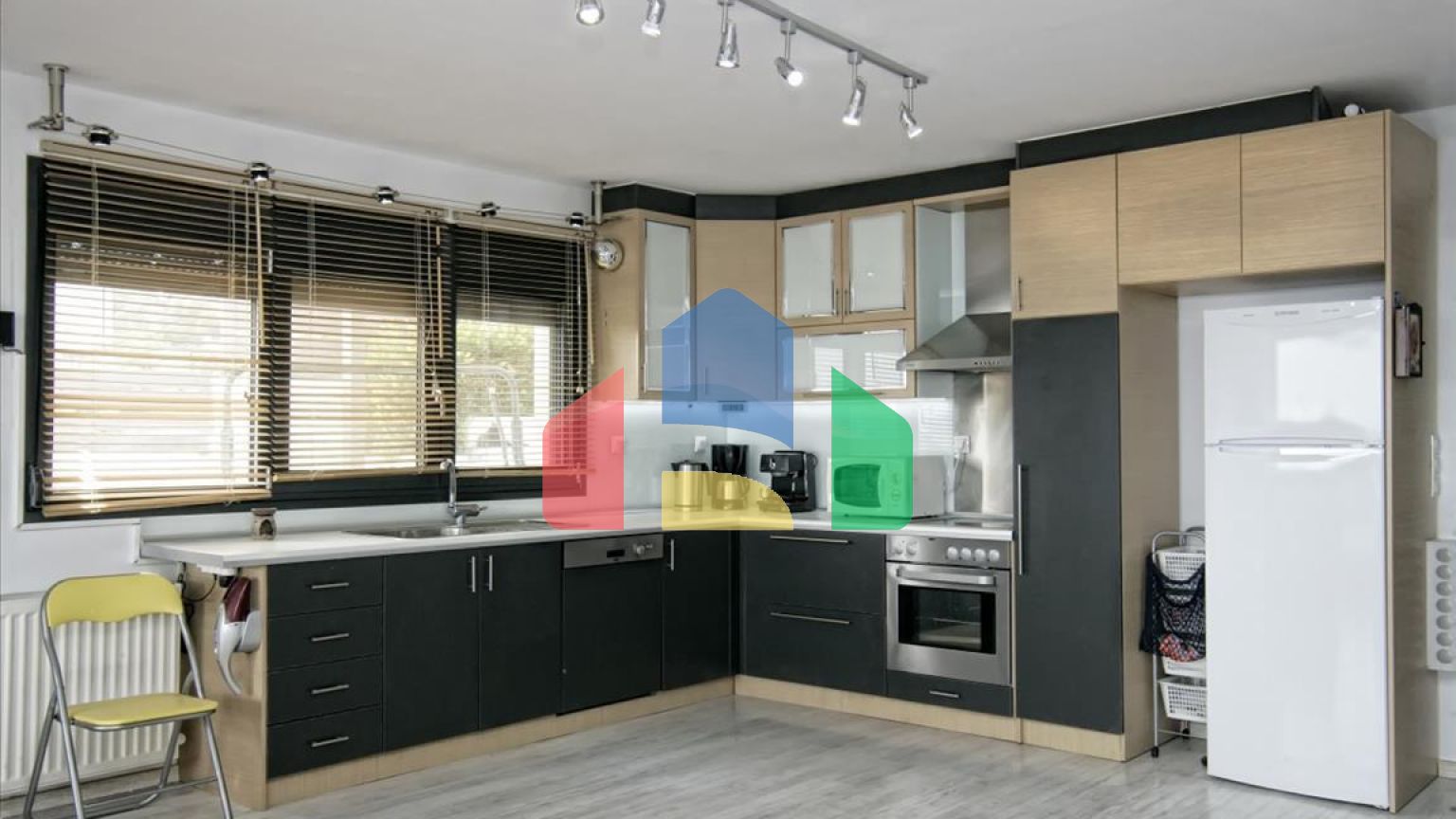 Продаж - Вілла 340 m² в передмісті Кавалі