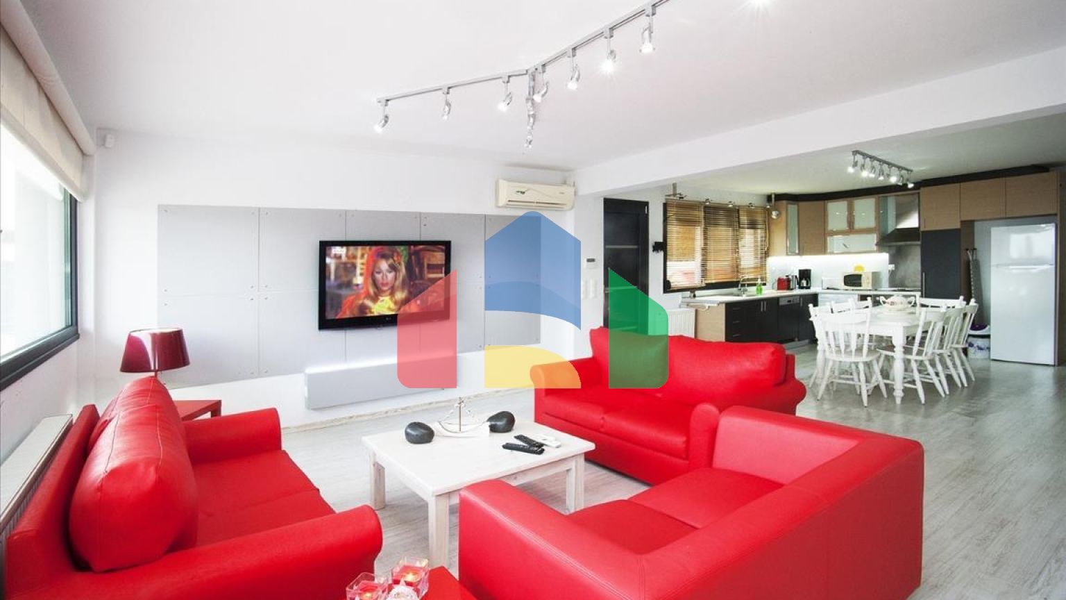 Продаж - Вілла 340 m² в передмісті Кавалі