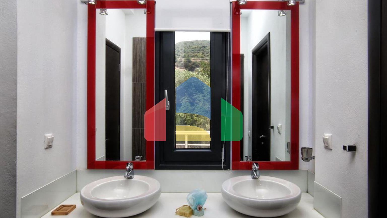 Продаж - Вілла 340 m² в передмісті Кавалі