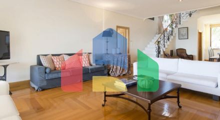 Продаж - Вілла 550 m² в передмісті Кавалі