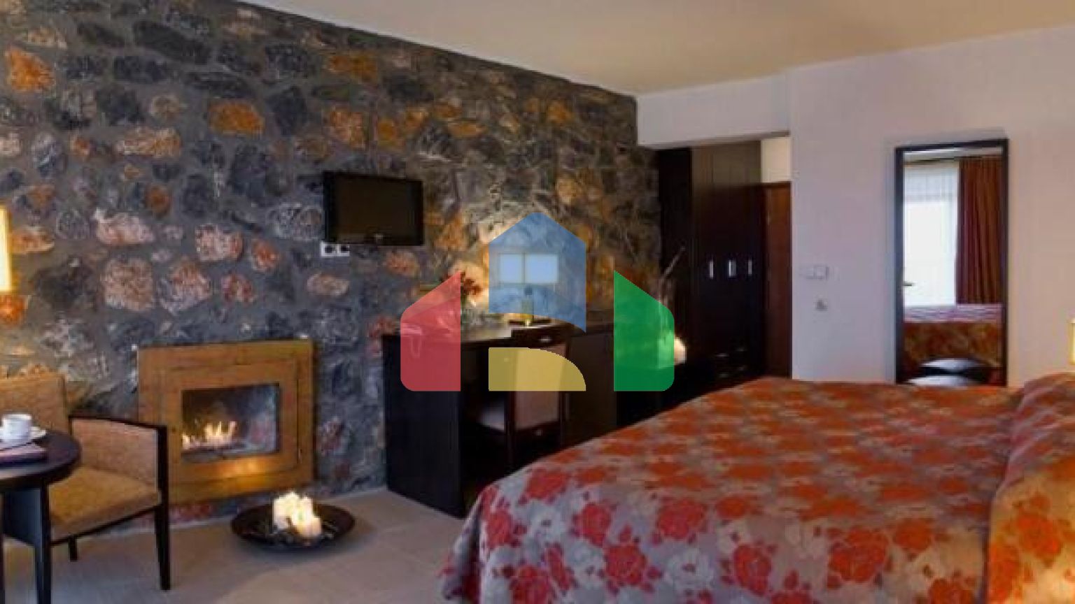 Продаж - Готель 2500 m² в Каймактсалані