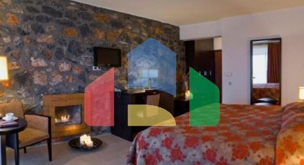 Продаж - Готель 2500 m² в Каймактсалані