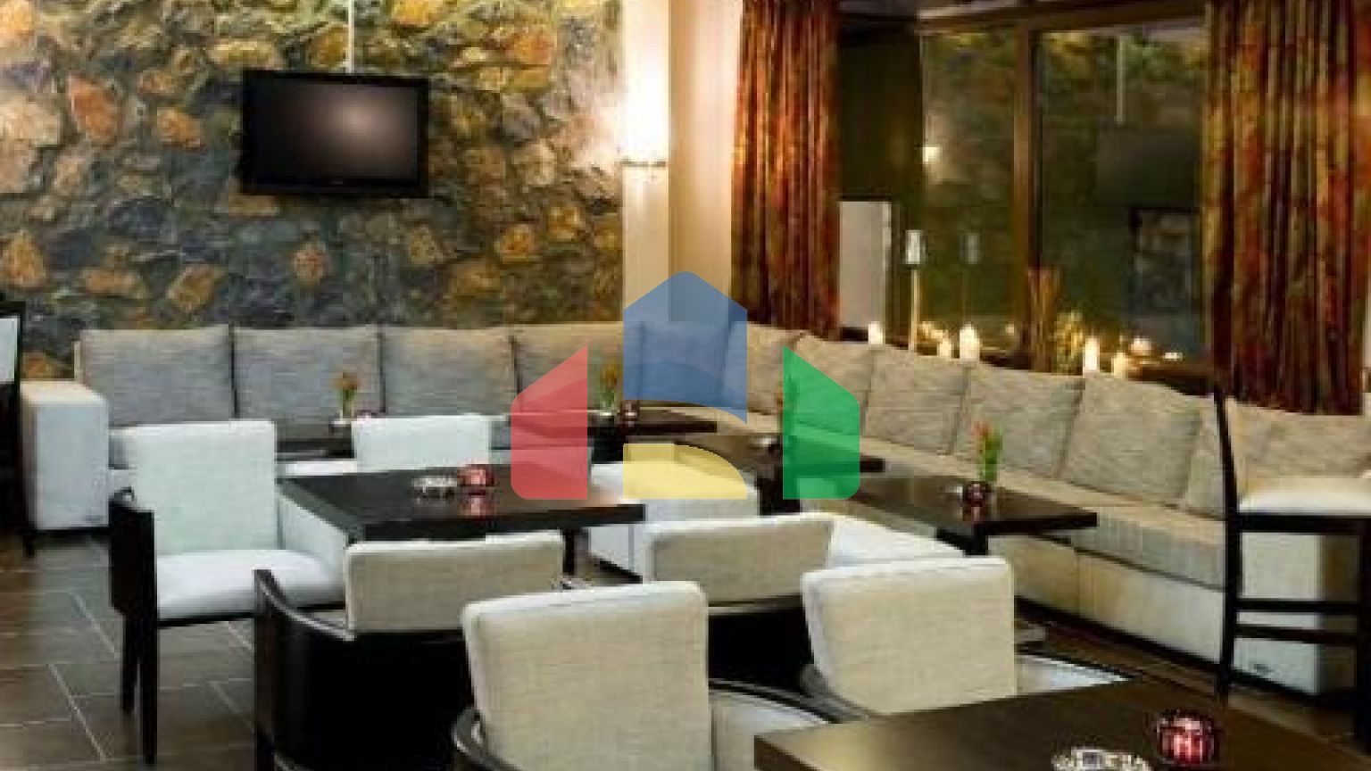 Продаж - Готель 2500 m² в Каймактсалані