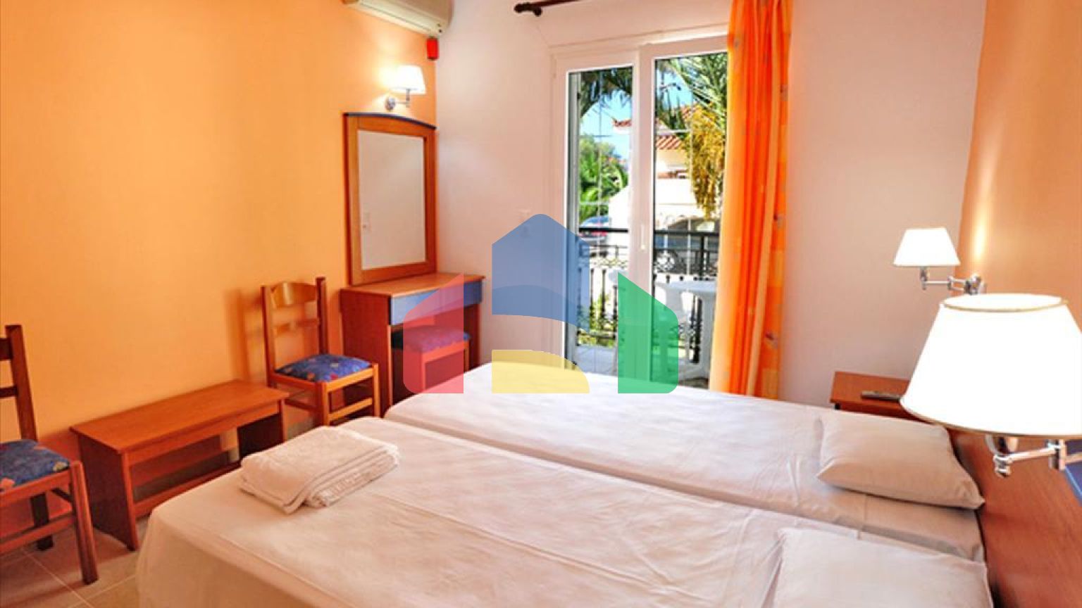 Продажа - Гостиница 1184 m² о. Закинф