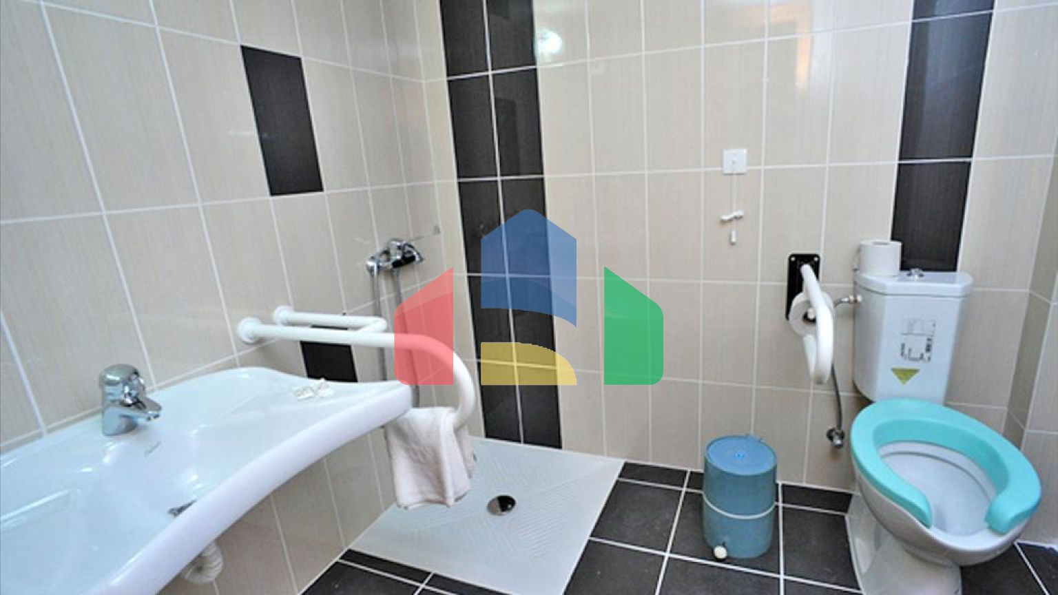 Продажа - Гостиница 1184 m² о. Закинф