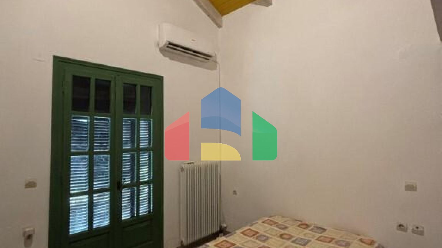 Продаж - Котедж 350 m² о. Закінф