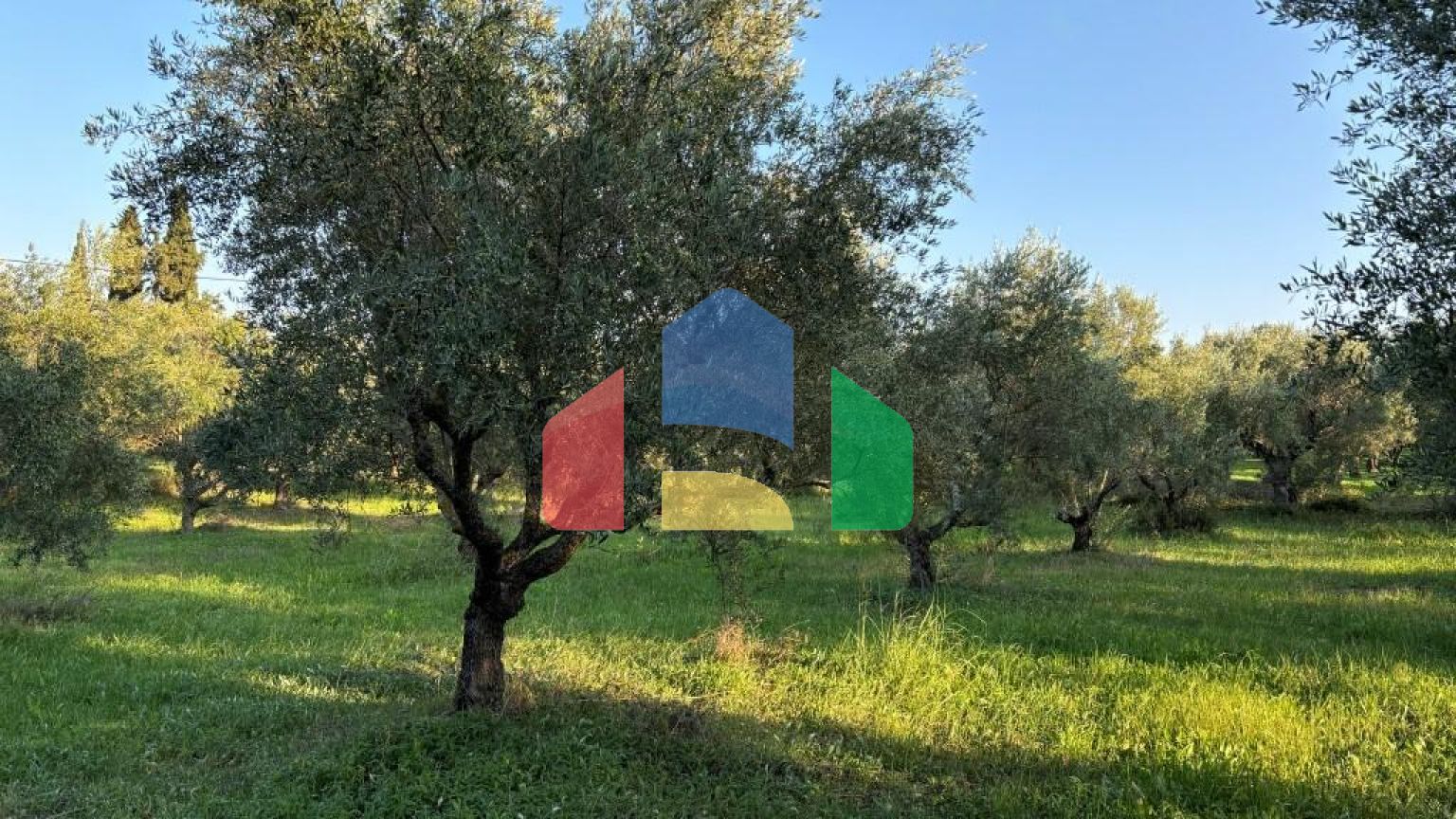 Продаж - Котедж 350 m² о. Закінф