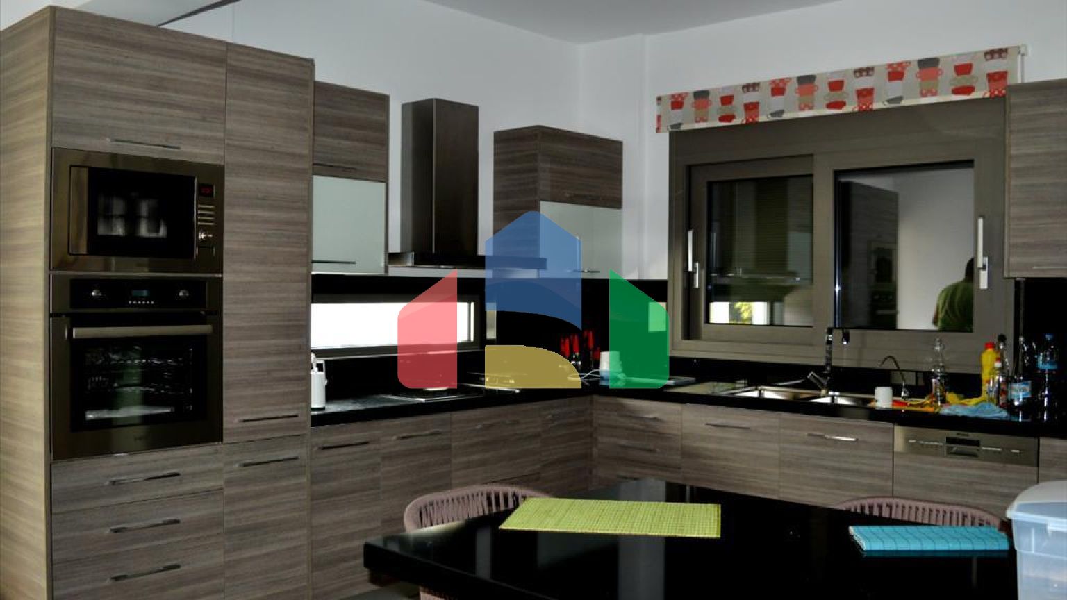 Продаж - Вілла 350 m² о. Закінф