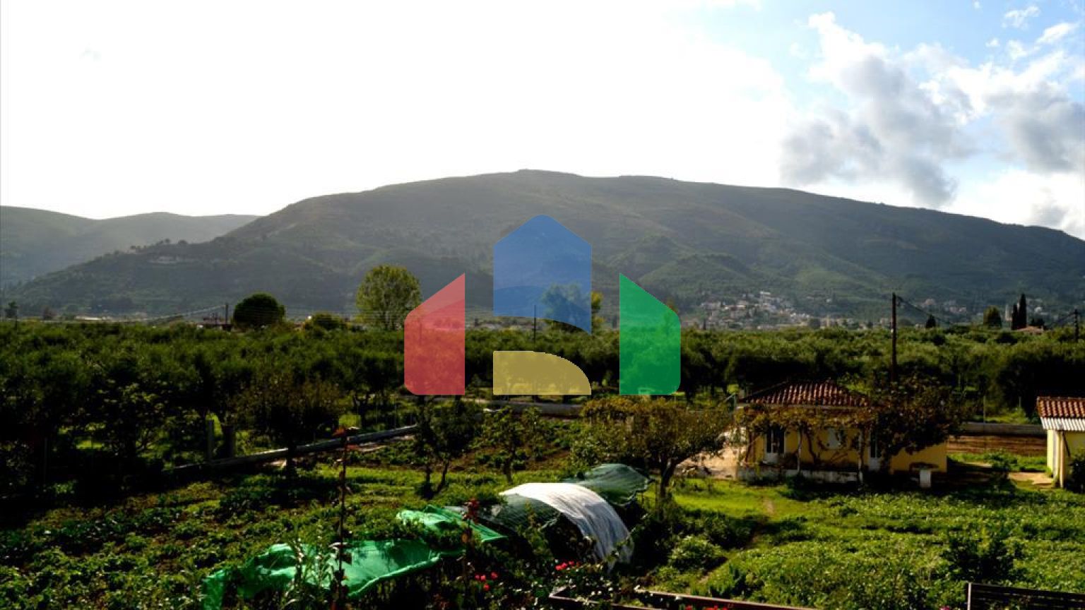 Продаж - Вілла 350 m² о. Закінф