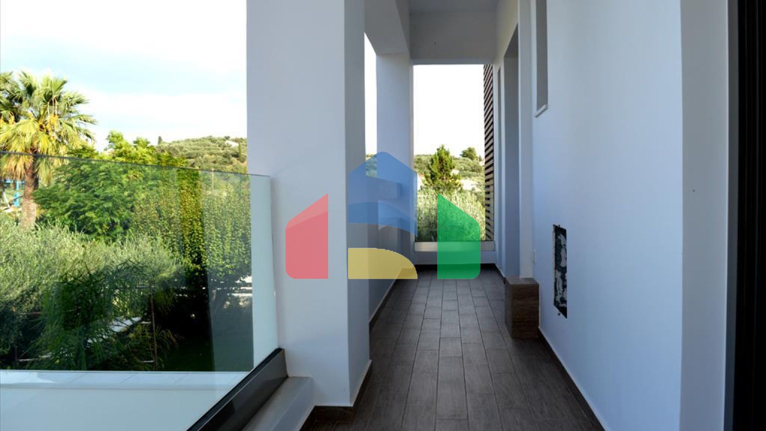 Продаж - Вілла 350 m² о. Закінф