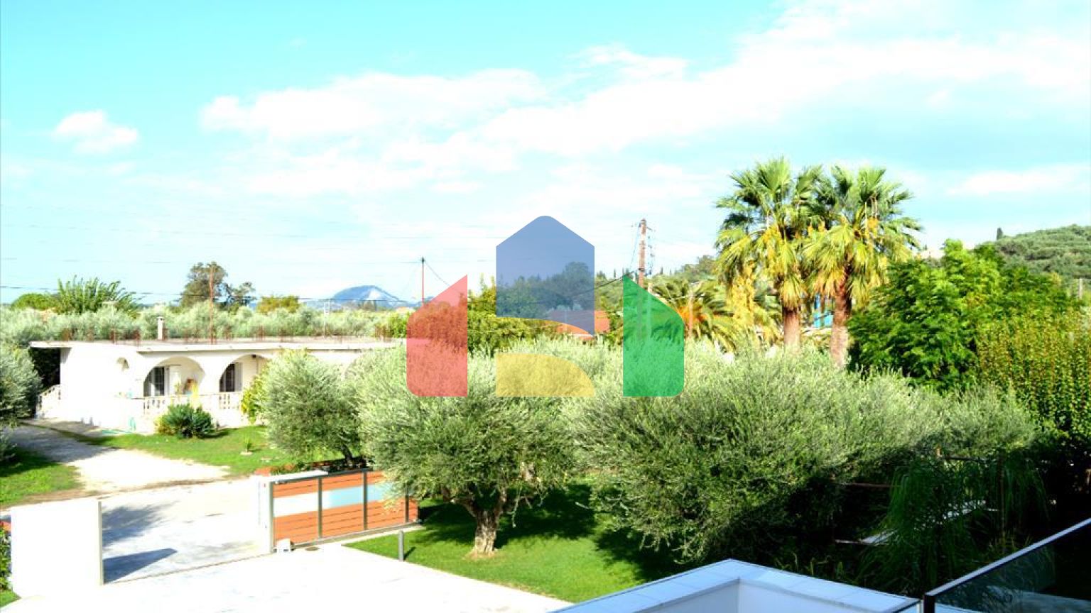 Продаж - Вілла 350 m² о. Закінф