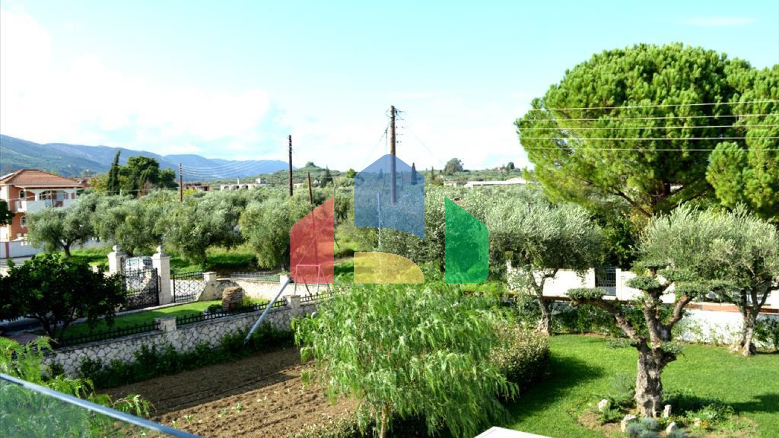 Продаж - Вілла 350 m² о. Закінф