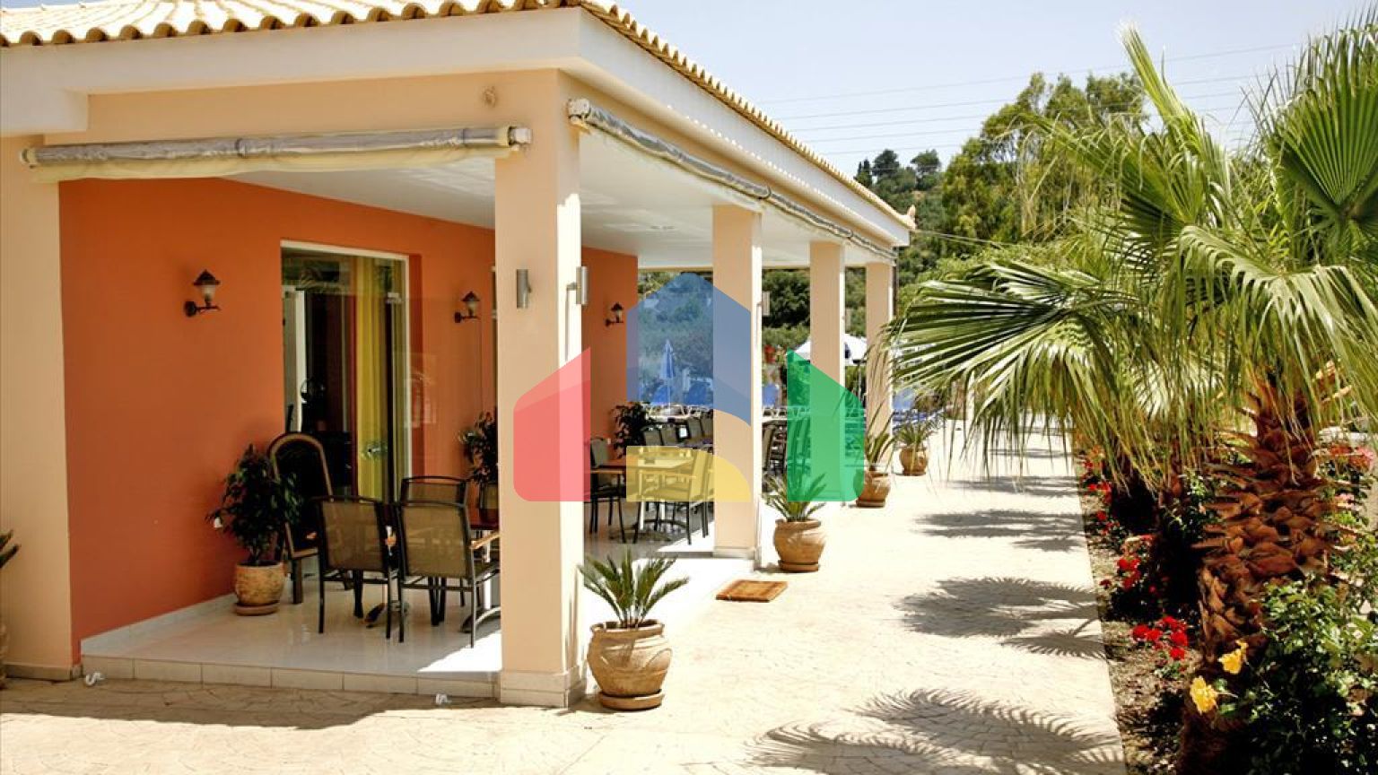 Продаж - Готель 1600 m² о. Закінф