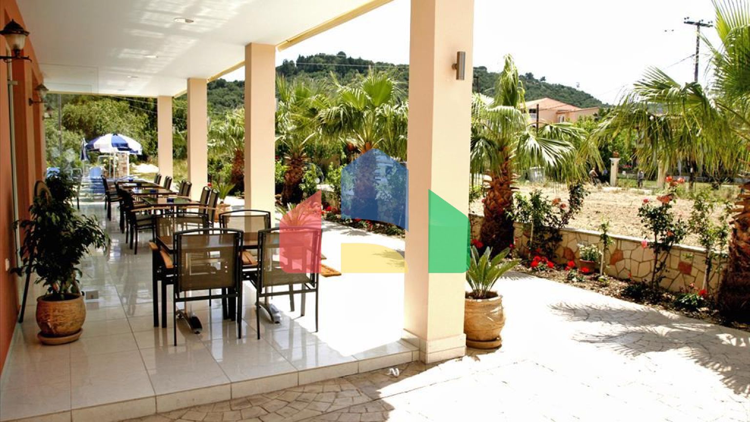 Продаж - Готель 1600 m² о. Закінф