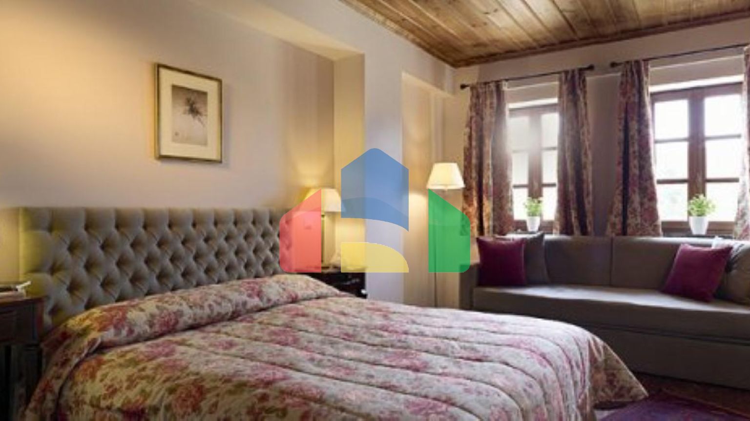 Продаж - Готель 1000 m² в Епірі