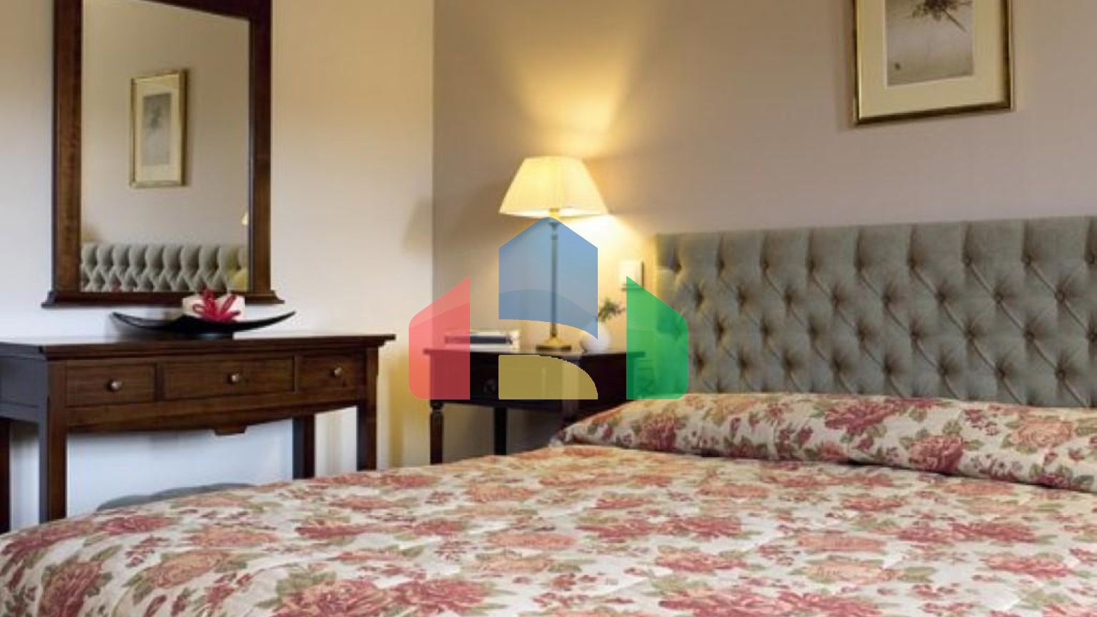 Продаж - Готель 1000 m² в Епірі