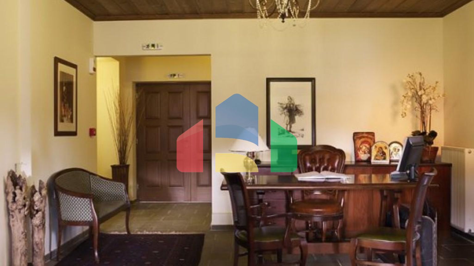 Продаж - Готель 1000 m² в Епірі