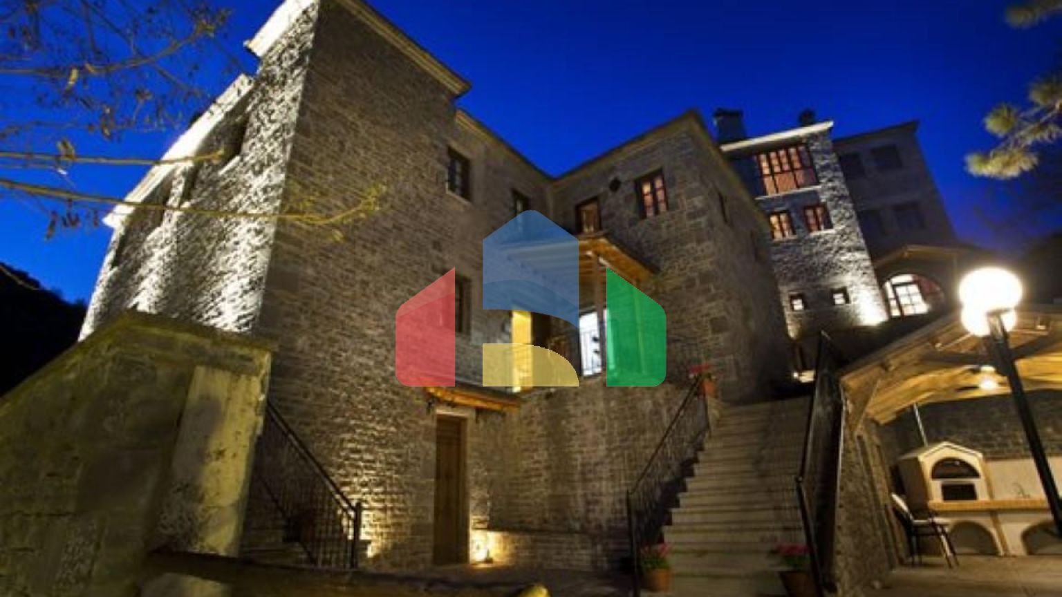 Продаж - Готель 1000 m² в Епірі